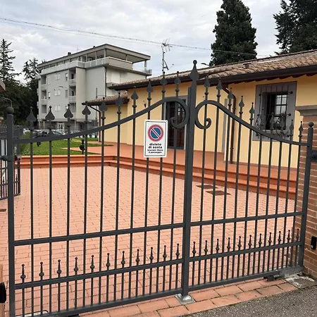 Casa vacanze Via Antonia 60 *